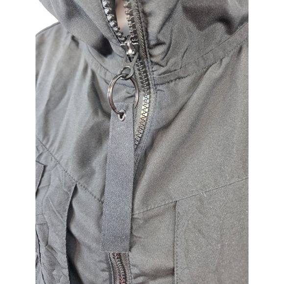 Puma First Mile Black Hooded Cropped Utility Vest Womens Size Small SAMPLE / A99 - Picture 4 of 10